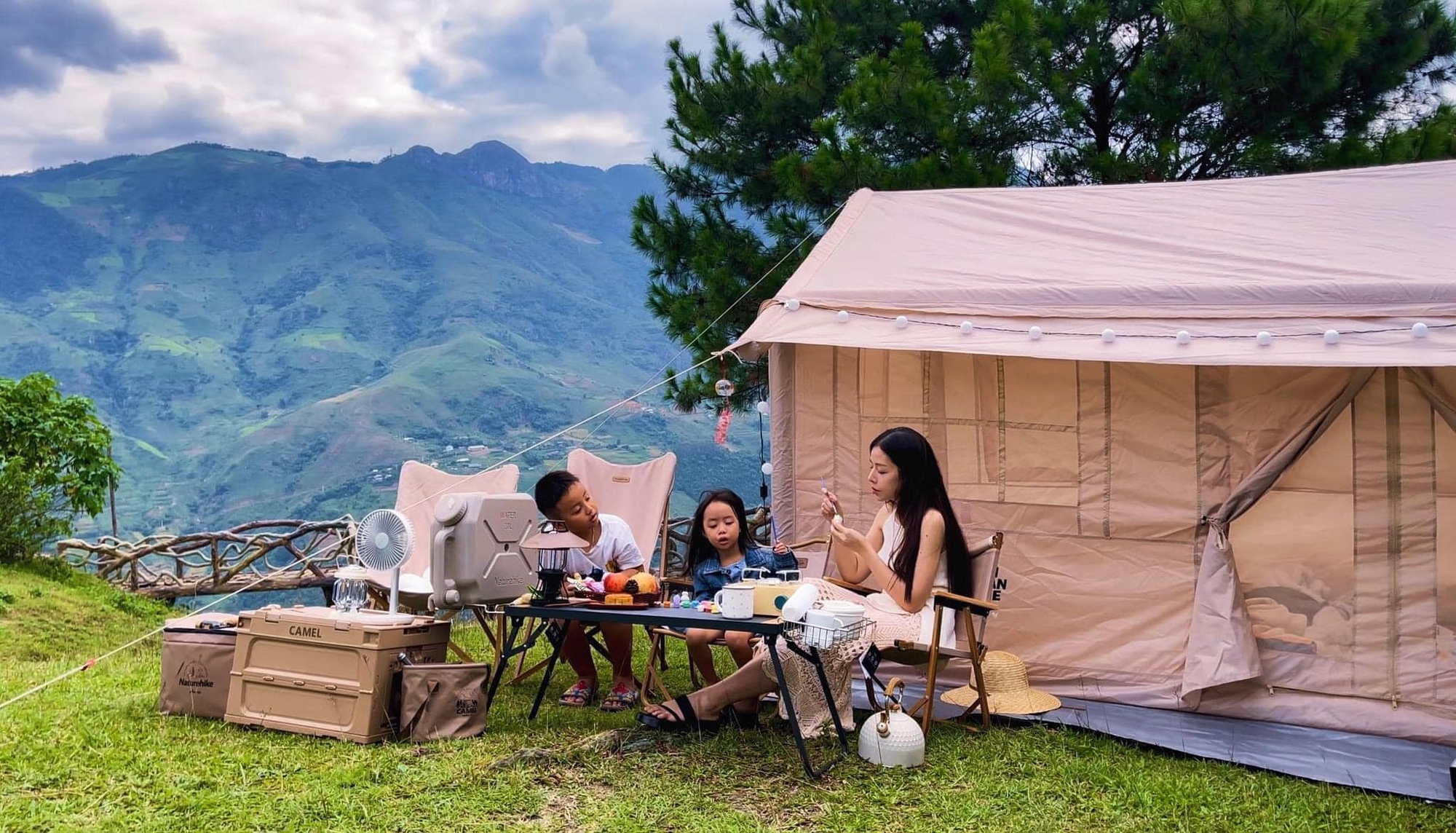 Có một "Đà Lạt thu nhỏ" ở vùng Tây Bắc, phù hợp cho kỳ nghỉ Tết Dương lịch: Cách Hà Nội chưa tới 200km- Ảnh 6. Có một "Đà Lạt thu nhỏ" ở vùng Tây Bắc, phù hợp cho kỳ nghỉ Tết Dương lịch: Cách Hà Nội chưa tới 200km- Ảnh 6.