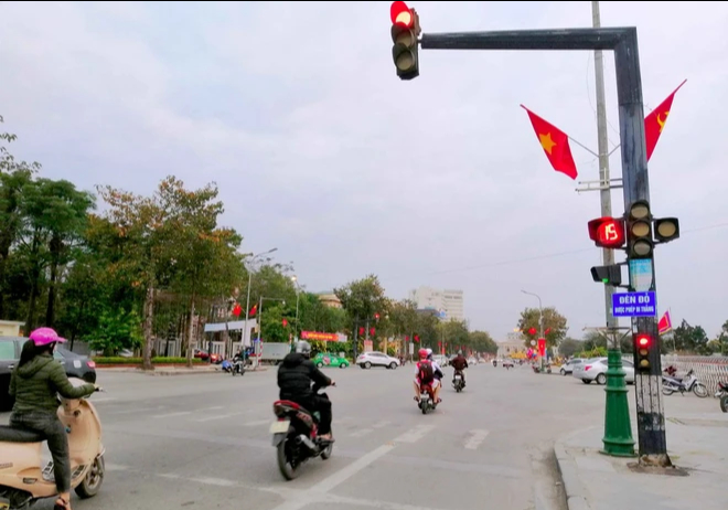 5 trường hợp vượt đèn đỏ mà không bị xử phạt, nhiều người dân chưa biết - Ảnh 1.