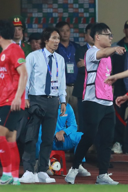 HLV Gong Oh-kyun xô xát với cựu tuyển thủ Việt Nam, lý do phía sau được hé lộ - Ảnh 6. HLV Gong Oh-kyun xô xát với cựu tuyển thủ Việt Nam, lý do phía sau được hé lộ - Ảnh 6.