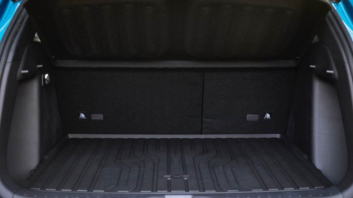 Đối thủ sừng sỏ của VF 7 khi VinFast vào Indonesia: Đến từ 'ông trùm' số 1 thế giới, - Ảnh 11. Đối thủ sừng sỏ của VF 7 khi VinFast vào Indonesia: Đến từ 'ông trùm' số 1 thế giới, - Ảnh 11.