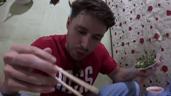 Khách Tây tấm tắc khen ngợi đặc sản bình dân của miền Trung, tiết lộ nhiều người Việt chưa chắc biết tên- Ảnh 3. Khách Tây tấm tắc khen ngợi đặc sản bình dân của miền Trung, tiết lộ nhiều người Việt chưa chắc biết tên- Ảnh 3.