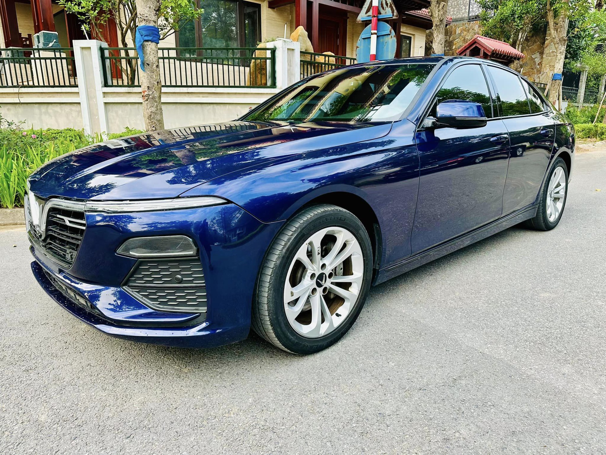 Chủ xe đăng bán VinFast Lux A2.0: Đời 2020 nhưng mới 'thay dầu 1 lần', CĐM thi nhau trả giá đòi mua- Ảnh 2. Chủ xe đăng bán VinFast Lux A2.0: Đời 2020 nhưng mới 'thay dầu 1 lần', CĐM thi nhau trả giá đòi mua- Ảnh 2.