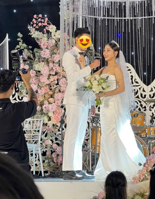 Mối tình năm 17 tuổi của Quang Hải: 2 năm ăn hỏi với 2 người, "chốt sổ" lên xe hoa làm dâu Thanh Hóa- Ảnh 8. Mối tình năm 17 tuổi của Quang Hải: 2 năm ăn hỏi với 2 người, "chốt sổ" lên xe hoa làm dâu Thanh Hóa- Ảnh 8.