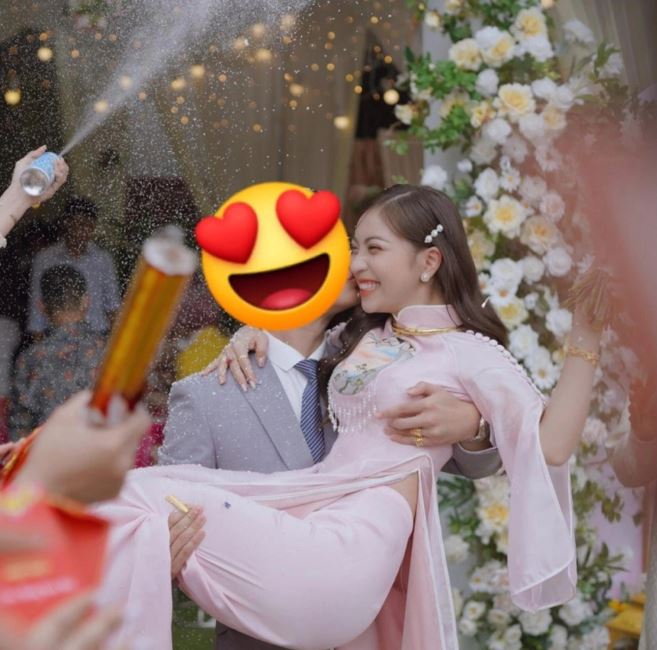 Mối tình năm 17 tuổi của Quang Hải: 2 năm ăn hỏi với 2 người, "chốt sổ" lên xe hoa làm dâu Thanh Hóa- Ảnh 10. Mối tình năm 17 tuổi của Quang Hải: 2 năm ăn hỏi với 2 người, "chốt sổ" lên xe hoa làm dâu Thanh Hóa- Ảnh 10.