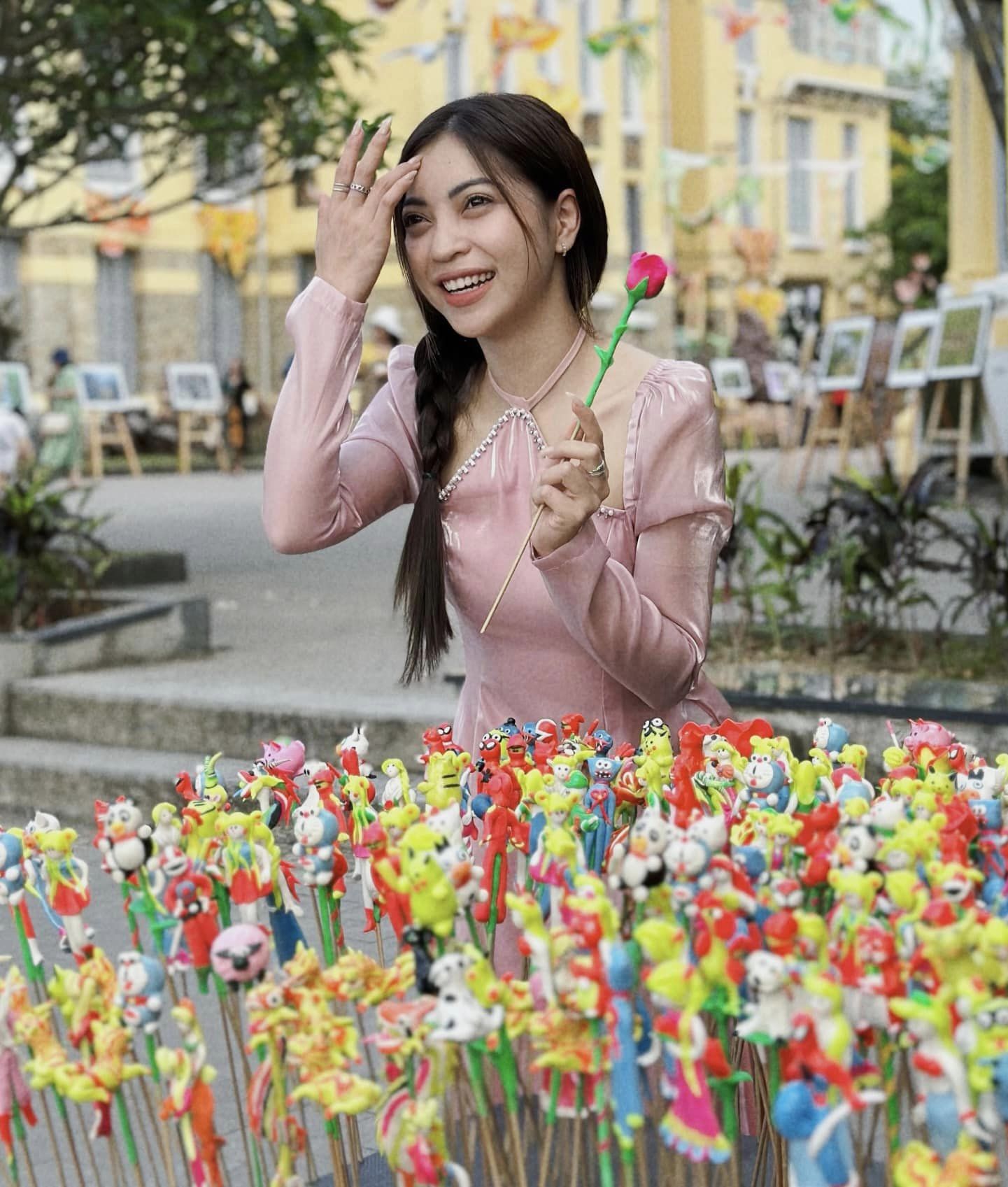 Mối tình năm 17 tuổi của Quang Hải: 2 năm ăn hỏi với 2 người, "chốt sổ" lên xe hoa làm dâu Thanh Hóa- Ảnh 1. Mối tình năm 17 tuổi của Quang Hải: 2 năm ăn hỏi với 2 người, "chốt sổ" lên xe hoa làm dâu Thanh Hóa- Ảnh 1.
