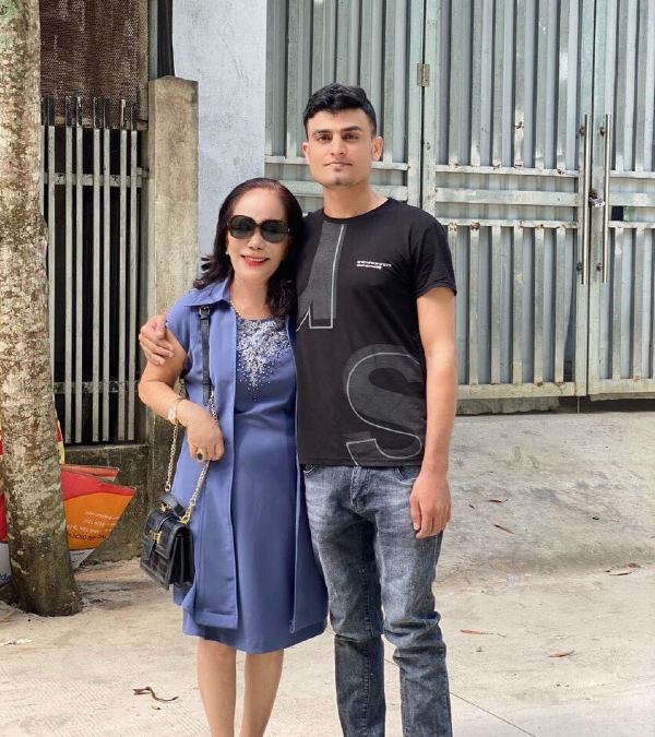 Từng bị đồn thường xuyên lục đục, hôn nhân của cô dâu 65 tuổi và chồng ngoại quốc kém 41 tuổi giờ ra sao?- Ảnh 5. Từng bị đồn thường xuyên lục đục, hôn nhân của cô dâu 65 tuổi và chồng ngoại quốc kém 41 tuổi giờ ra sao?- Ảnh 5.