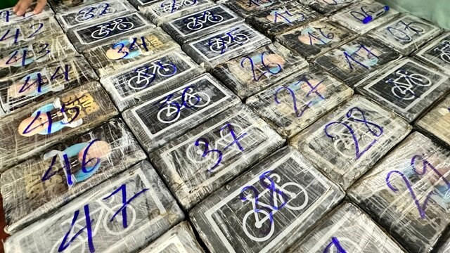 Bí ẩn đường đi của lô ma tuý 1.300 tỷ, lớn nhất từ trước đến nay vừa dạt vào bờ biển Việt Nam- Ảnh 2. Bí ẩn đường đi của lô ma tuý 1.300 tỷ, lớn nhất từ trước đến nay vừa dạt vào bờ biển Việt Nam- Ảnh 2.