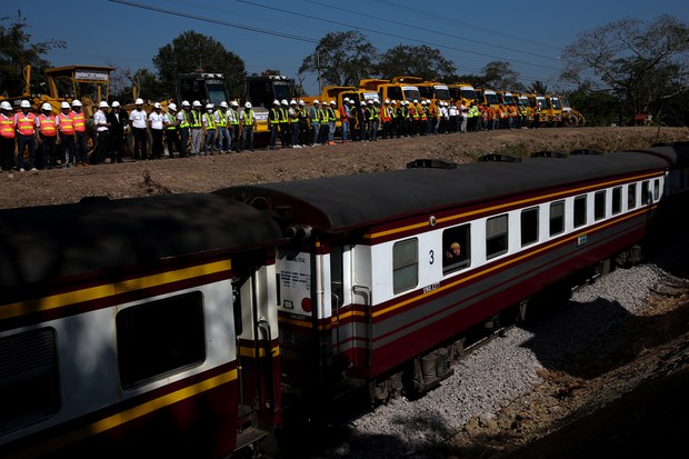 Siêu dự án băng qua 2 nước ASEAN bị chậm trễ: Trung Quốc hối thúc láng giềng của Việt Nam- Ảnh 2. Siêu dự án băng qua 2 nước ASEAN bị chậm trễ: Trung Quốc hối thúc láng giềng của Việt Nam- Ảnh 2.