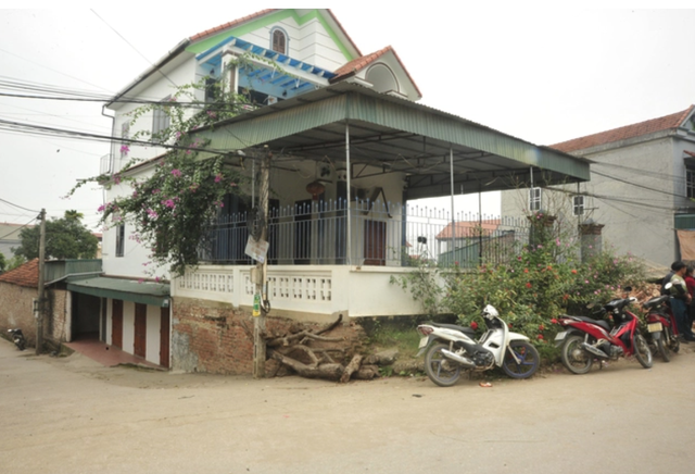 Con gái của cụ bà ở Phú Thọ lên tiếng chuyện xin tiền mạnh thường quân mua đất cho mẹ- Ảnh 3. Con gái của cụ bà ở Phú Thọ lên tiếng chuyện xin tiền mạnh thường quân mua đất cho mẹ- Ảnh 3.