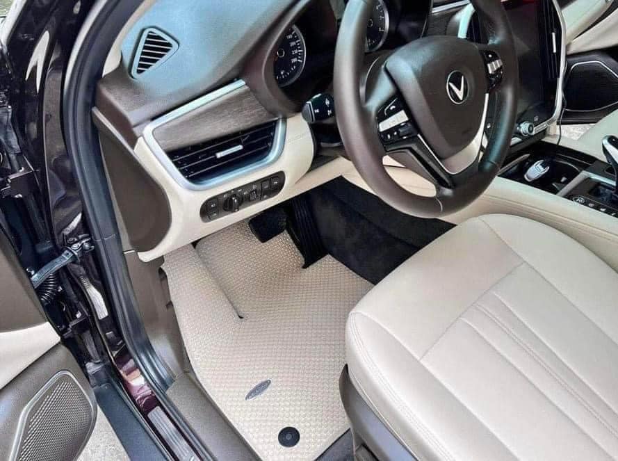 Mua VinFast Lux A2.0 từng phải bỏ ra hơn 1,3 tỷ đồng, nay sang tay giá chỉ ngang mẫu xe 'quốc dân'- Ảnh 8. Mua VinFast Lux A2.0 từng phải bỏ ra hơn 1,3 tỷ đồng, nay sang tay giá chỉ ngang mẫu xe 'quốc dân'- Ảnh 8.