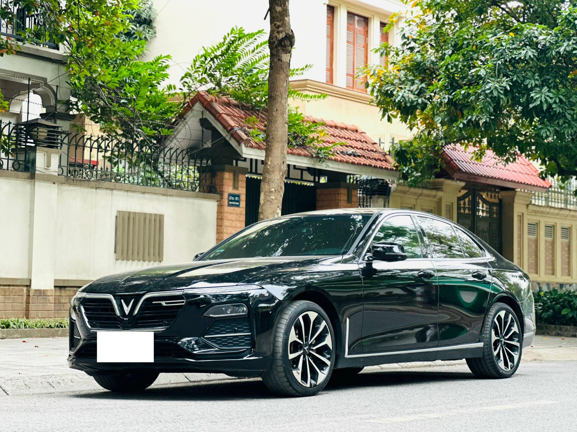 Mua VinFast Lux A2.0 từng phải bỏ ra hơn 1,3 tỷ đồng, nay sang tay giá chỉ ngang mẫu xe 'quốc dân'- Ảnh 24. Mua VinFast Lux A2.0 từng phải bỏ ra hơn 1,3 tỷ đồng, nay sang tay giá chỉ ngang mẫu xe 'quốc dân'- Ảnh 24.