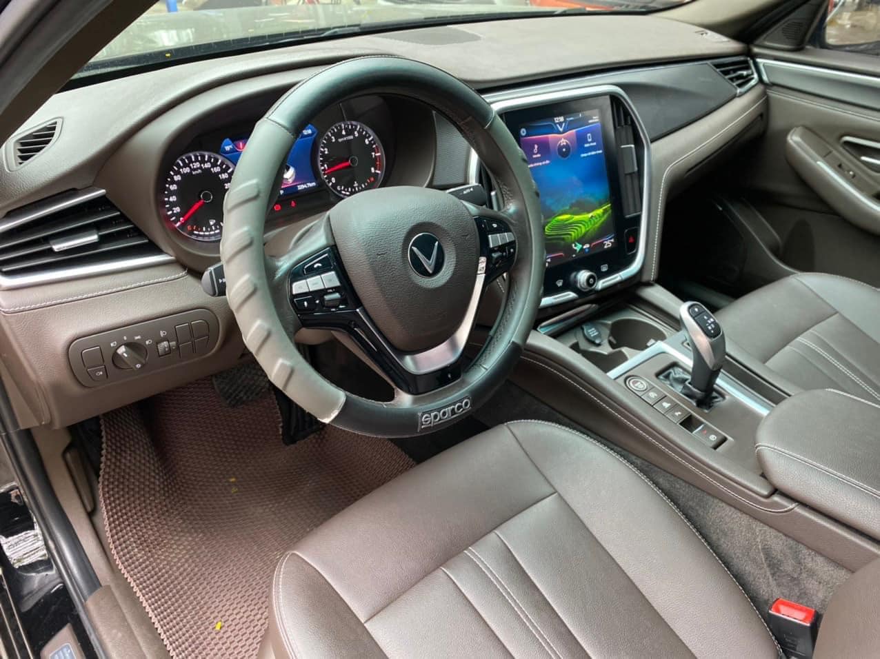 Mua VinFast Lux A2.0 từng phải bỏ ra hơn 1,3 tỷ đồng, nay sang tay giá chỉ ngang mẫu xe 'quốc dân'- Ảnh 20. Mua VinFast Lux A2.0 từng phải bỏ ra hơn 1,3 tỷ đồng, nay sang tay giá chỉ ngang mẫu xe 'quốc dân'- Ảnh 20.