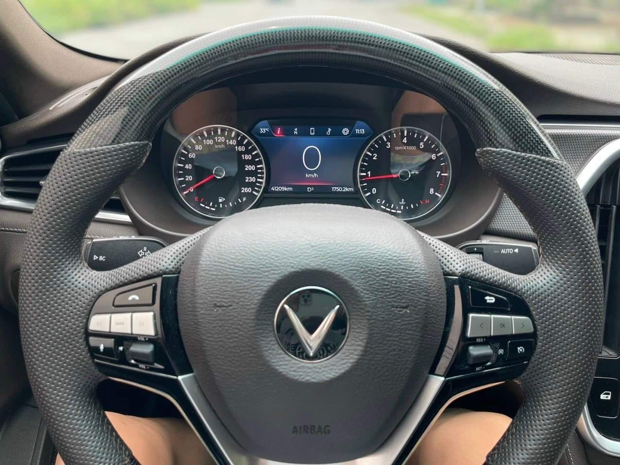 Mua VinFast Lux A2.0 từng phải bỏ ra hơn 1,3 tỷ đồng, nay sang tay giá chỉ ngang mẫu xe 'quốc dân'- Ảnh 38. Mua VinFast Lux A2.0 từng phải bỏ ra hơn 1,3 tỷ đồng, nay sang tay giá chỉ ngang mẫu xe 'quốc dân'- Ảnh 38.