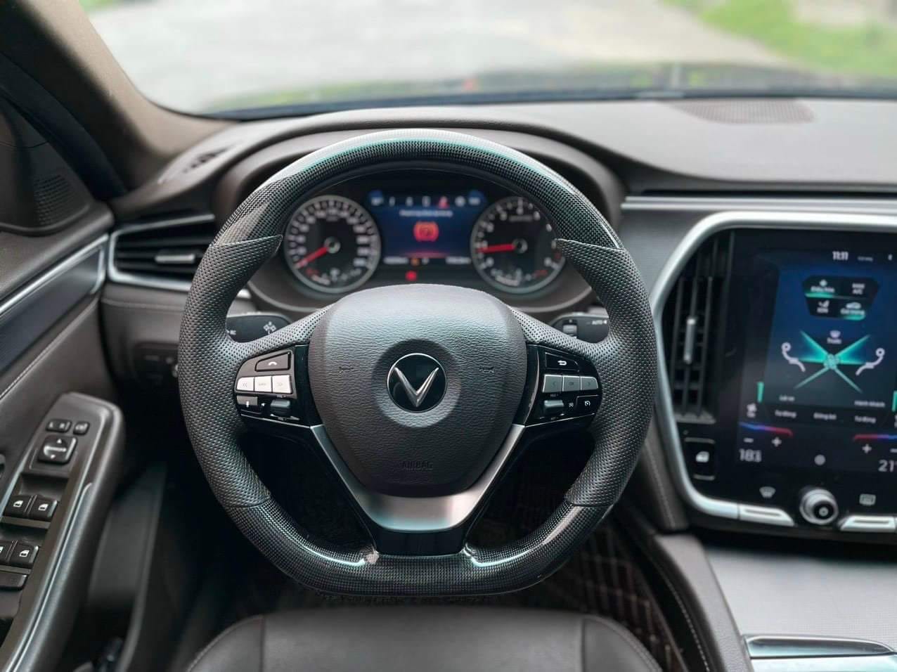 Mua VinFast Lux A2.0 từng phải bỏ ra hơn 1,3 tỷ đồng, nay sang tay giá chỉ ngang mẫu xe 'quốc dân'- Ảnh 37. Mua VinFast Lux A2.0 từng phải bỏ ra hơn 1,3 tỷ đồng, nay sang tay giá chỉ ngang mẫu xe 'quốc dân'- Ảnh 37.