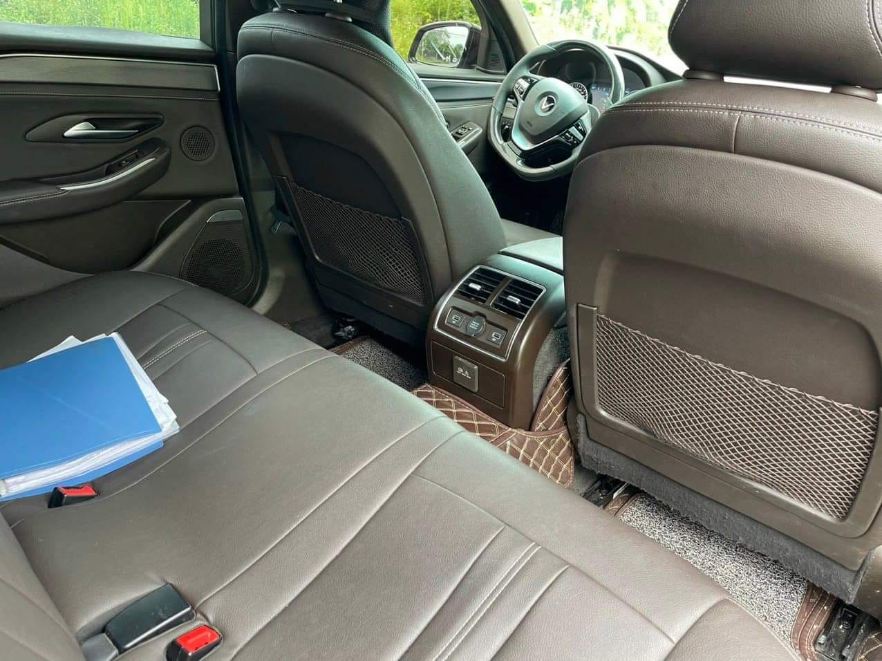 Mua VinFast Lux A2.0 từng phải bỏ ra hơn 1,3 tỷ đồng, nay sang tay giá chỉ ngang mẫu xe 'quốc dân'- Ảnh 44. Mua VinFast Lux A2.0 từng phải bỏ ra hơn 1,3 tỷ đồng, nay sang tay giá chỉ ngang mẫu xe 'quốc dân'- Ảnh 44.