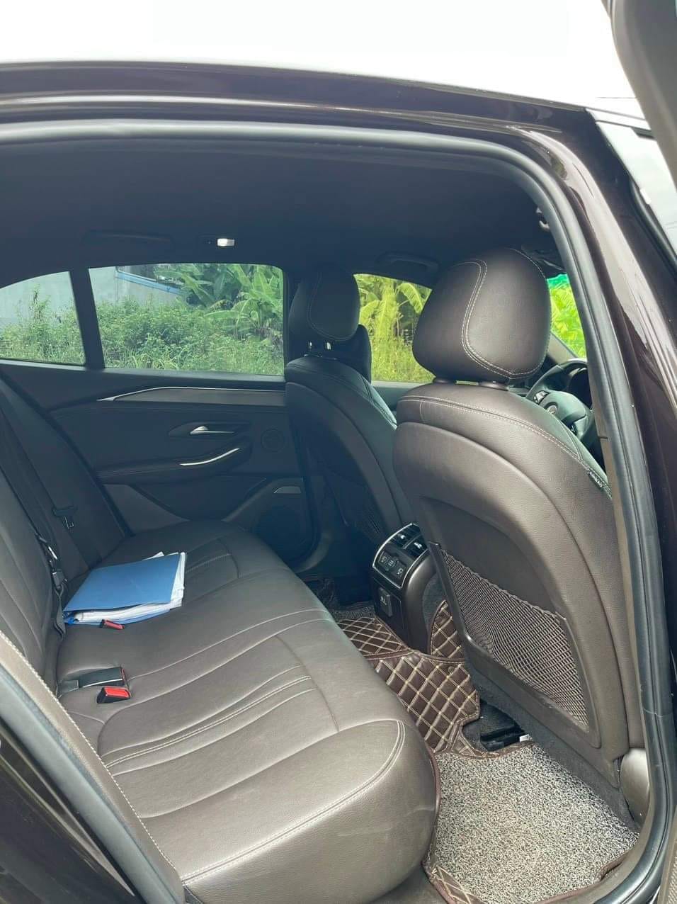 Mua VinFast Lux A2.0 từng phải bỏ ra hơn 1,3 tỷ đồng, nay sang tay giá chỉ ngang mẫu xe 'quốc dân'- Ảnh 43. Mua VinFast Lux A2.0 từng phải bỏ ra hơn 1,3 tỷ đồng, nay sang tay giá chỉ ngang mẫu xe 'quốc dân'- Ảnh 43.