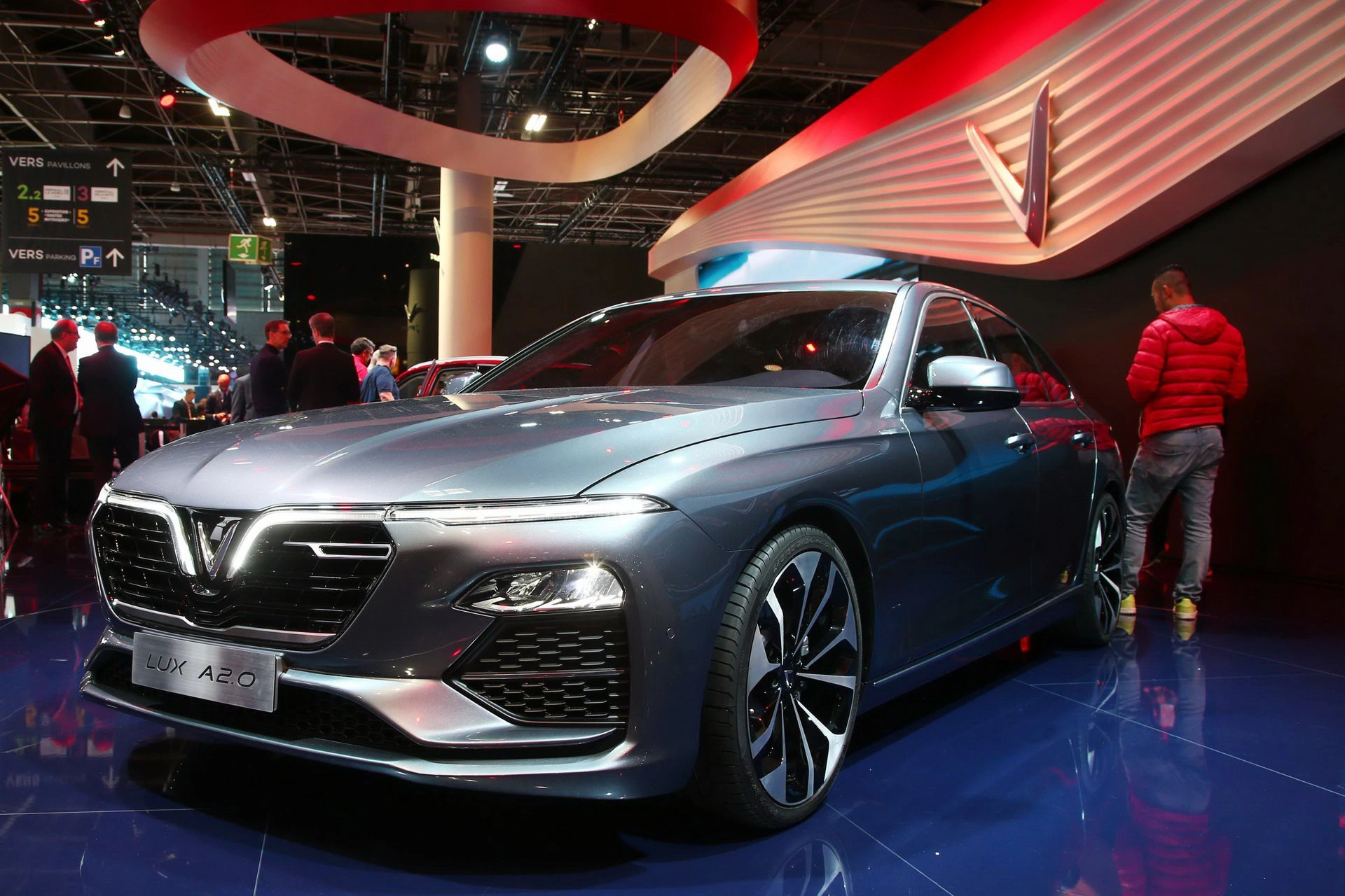 Mua VinFast Lux A2.0 từng phải bỏ ra hơn 1,3 tỷ đồng, nay sang tay giá chỉ ngang mẫu xe 'quốc dân'- Ảnh 2. Mua VinFast Lux A2.0 từng phải bỏ ra hơn 1,3 tỷ đồng, nay sang tay giá chỉ ngang mẫu xe 'quốc dân'- Ảnh 2.