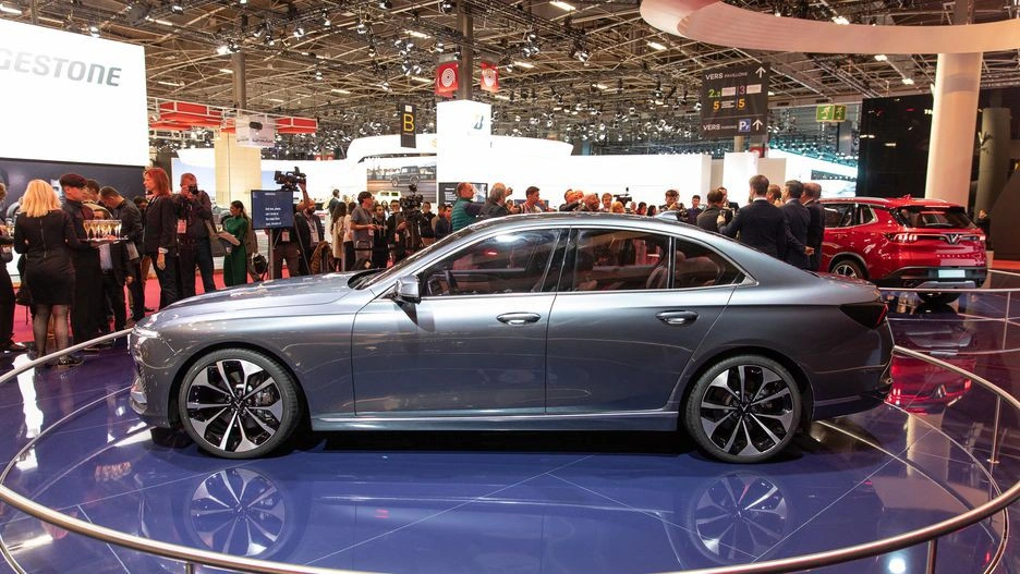 Mua VinFast Lux A2.0 từng phải bỏ ra hơn 1,3 tỷ đồng, nay sang tay giá chỉ ngang mẫu xe 'quốc dân'- Ảnh 3. Mua VinFast Lux A2.0 từng phải bỏ ra hơn 1,3 tỷ đồng, nay sang tay giá chỉ ngang mẫu xe 'quốc dân'- Ảnh 3.