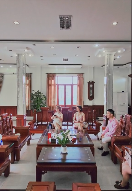 Con gái chủ biệt thự Hạ Long "chốt chồng" theo cách không ngờ, mẹ vợ chỉ nhận xét 2 chữ về chàng rể- Ảnh 7. Con gái chủ biệt thự Hạ Long "chốt chồng" theo cách không ngờ, mẹ vợ chỉ nhận xét 2 chữ về chàng rể- Ảnh 7.