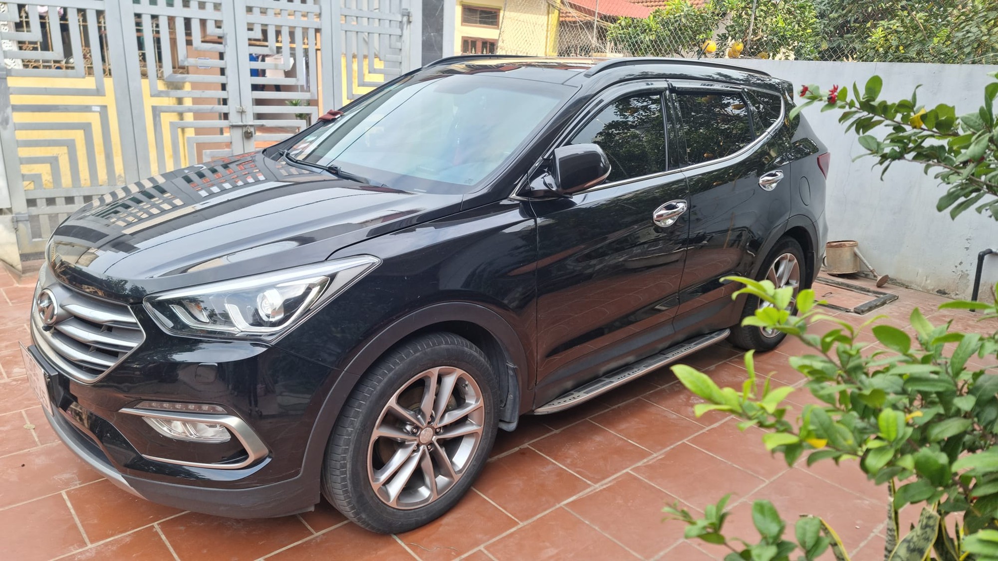 Từng tốn 1,4 tỷ ra biển cho xe gia đình trong mơ', nay mua lại Hyundai Santa Fe cần bao nhiêu tiền?- Ảnh 10. Từng tốn 1,4 tỷ ra biển cho xe gia đình trong mơ', nay mua lại Hyundai Santa Fe cần bao nhiêu tiền?- Ảnh 10.
