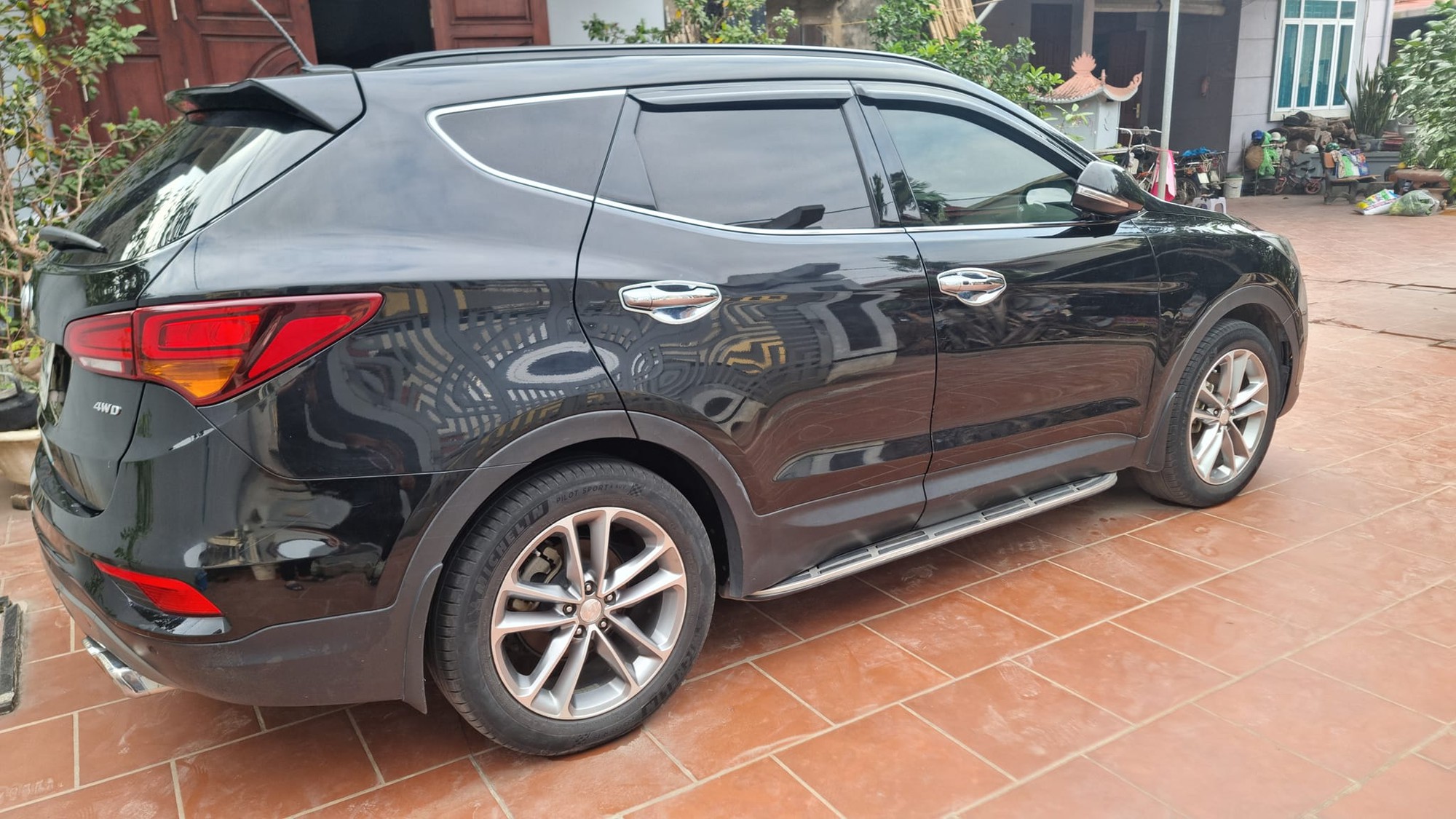 Từng tốn 1,4 tỷ ra biển cho xe gia đình trong mơ', nay mua lại Hyundai Santa Fe cần bao nhiêu tiền?- Ảnh 12. Từng tốn 1,4 tỷ ra biển cho xe gia đình trong mơ', nay mua lại Hyundai Santa Fe cần bao nhiêu tiền?- Ảnh 12.