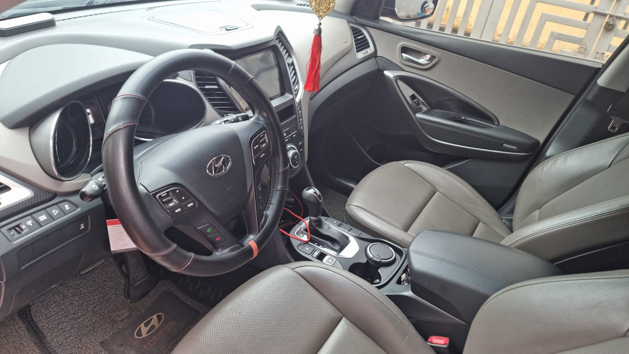 Từng tốn 1,4 tỷ ra biển cho xe gia đình trong mơ', nay mua lại Hyundai Santa Fe cần bao nhiêu tiền?- Ảnh 15. Từng tốn 1,4 tỷ ra biển cho xe gia đình trong mơ', nay mua lại Hyundai Santa Fe cần bao nhiêu tiền?- Ảnh 15.