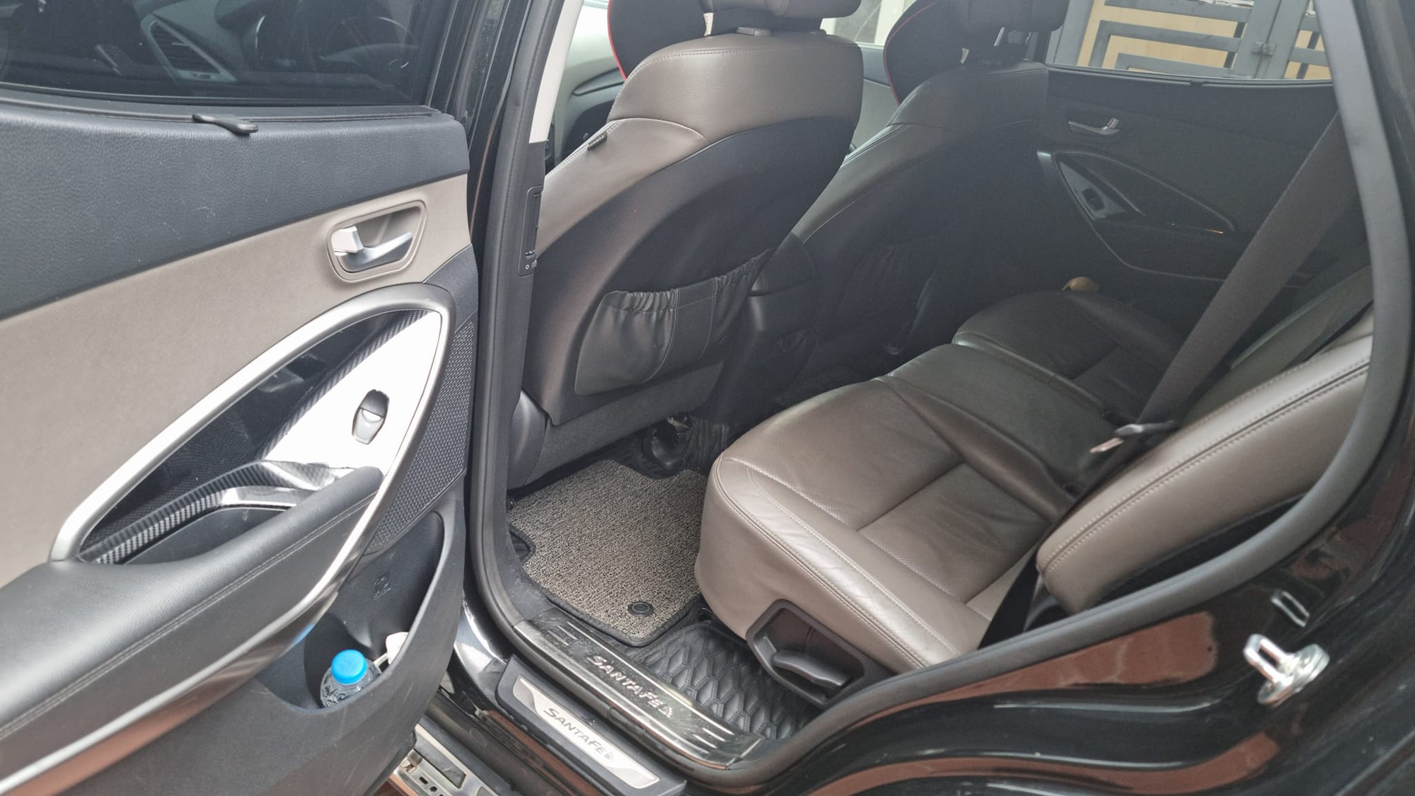 Từng tốn 1,4 tỷ ra biển cho xe gia đình trong mơ', nay mua lại Hyundai Santa Fe cần bao nhiêu tiền?- Ảnh 17. Từng tốn 1,4 tỷ ra biển cho xe gia đình trong mơ', nay mua lại Hyundai Santa Fe cần bao nhiêu tiền?- Ảnh 17.