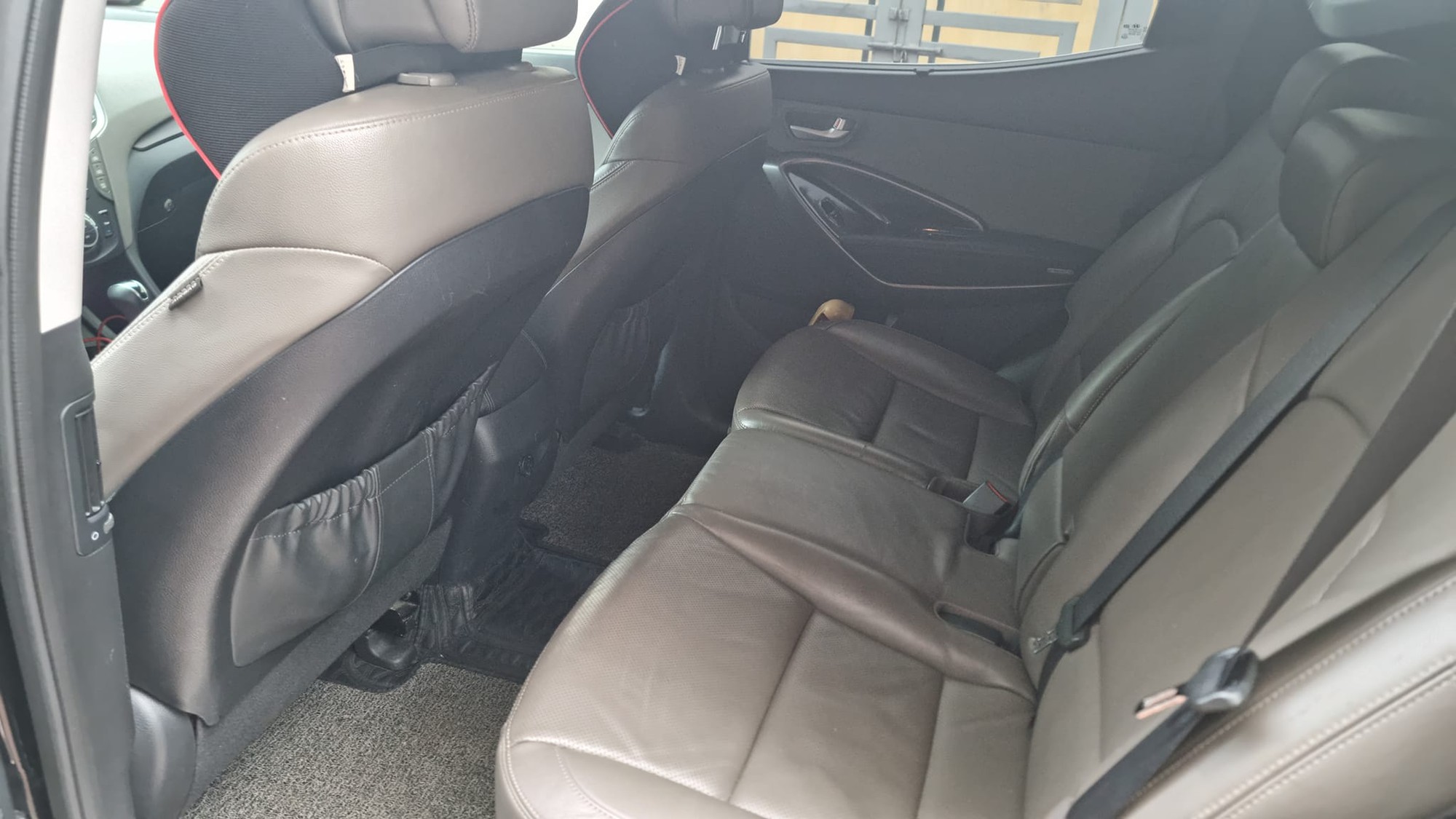 Từng tốn 1,4 tỷ ra biển cho xe gia đình trong mơ', nay mua lại Hyundai Santa Fe cần bao nhiêu tiền?- Ảnh 18.