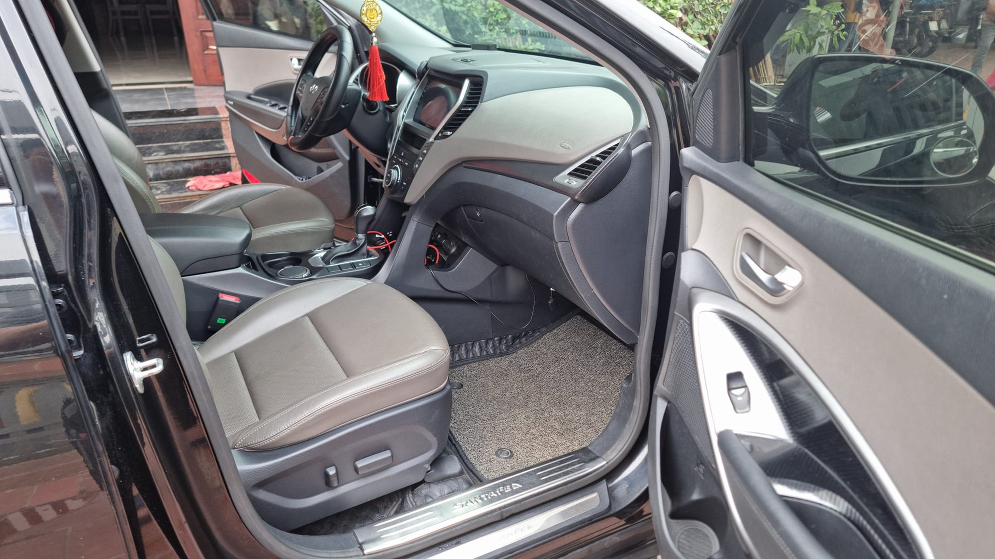 Từng tốn 1,4 tỷ ra biển cho xe gia đình trong mơ', nay mua lại Hyundai Santa Fe cần bao nhiêu tiền?- Ảnh 24.