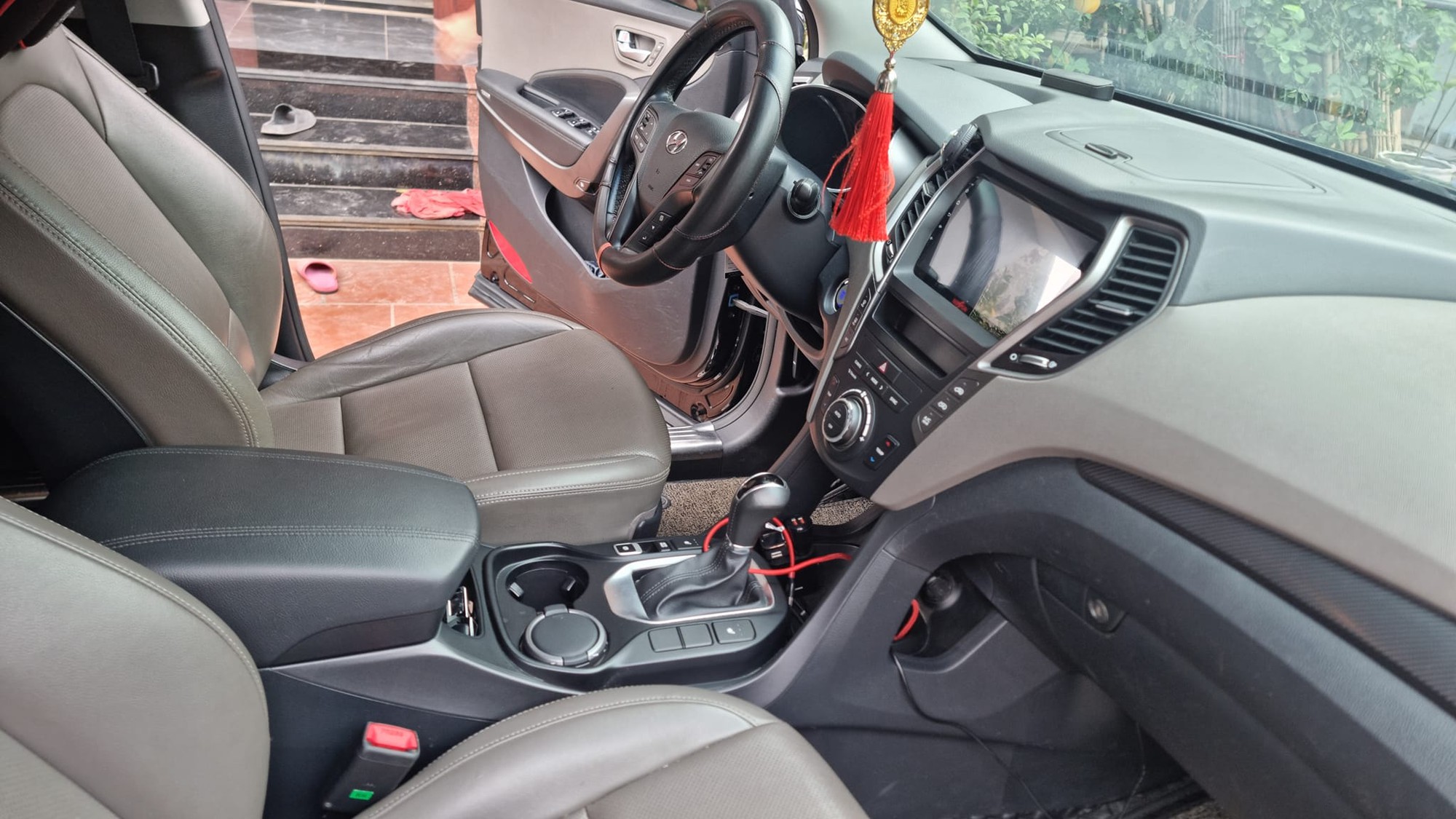 Từng tốn 1,4 tỷ ra biển cho xe gia đình trong mơ', nay mua lại Hyundai Santa Fe cần bao nhiêu tiền?- Ảnh 25.