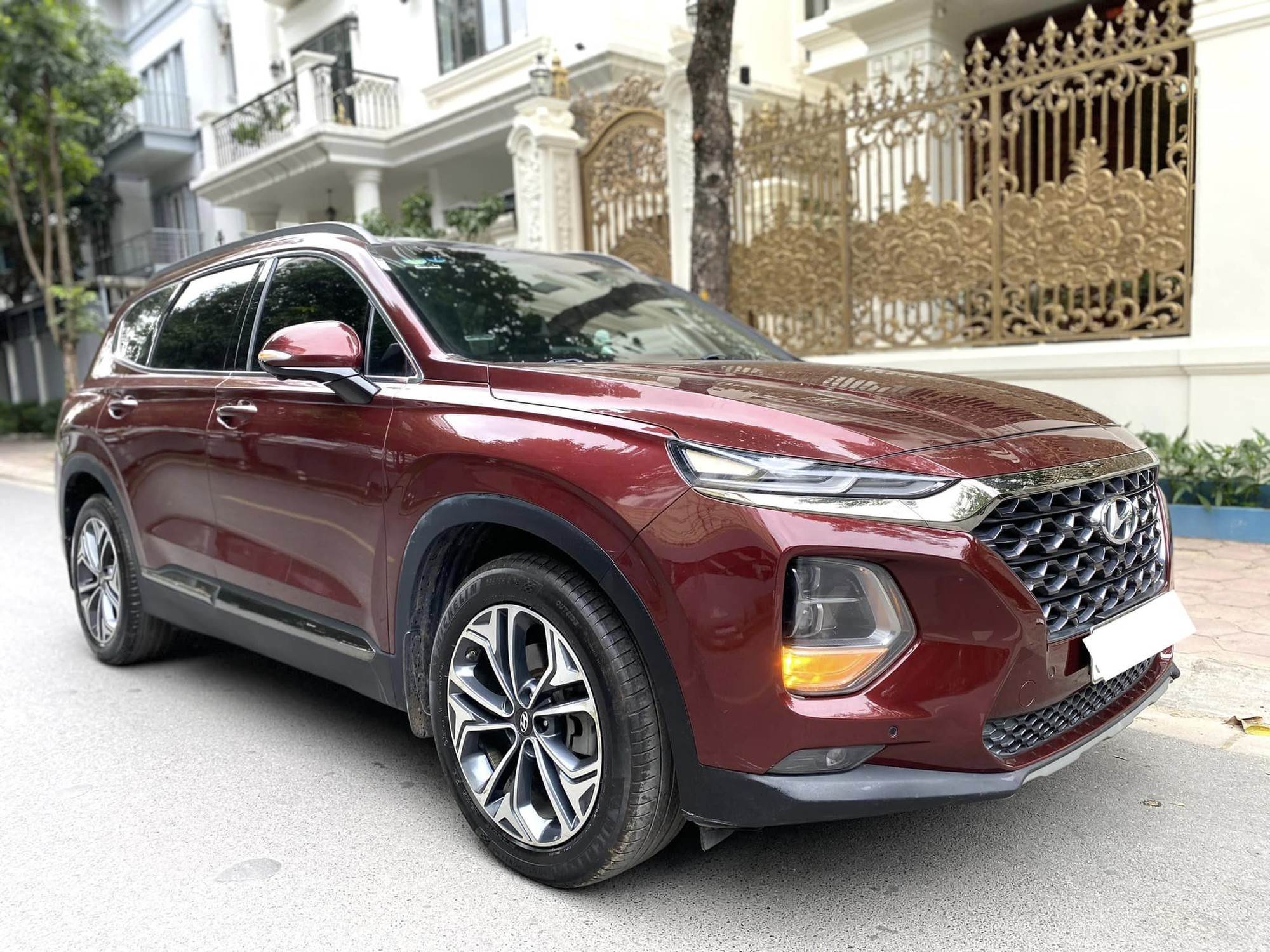 Từng tốn 1,4 tỷ ra biển cho xe gia đình trong mơ', nay mua lại Hyundai Santa Fe cần bao nhiêu tiền?- Ảnh 34. Từng tốn 1,4 tỷ ra biển cho xe gia đình trong mơ', nay mua lại Hyundai Santa Fe cần bao nhiêu tiền?- Ảnh 34.