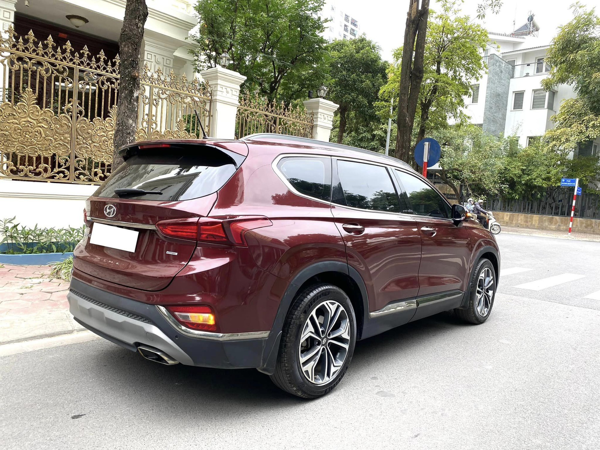 Từng tốn 1,4 tỷ ra biển cho xe gia đình trong mơ', nay mua lại Hyundai Santa Fe cần bao nhiêu tiền?- Ảnh 37.