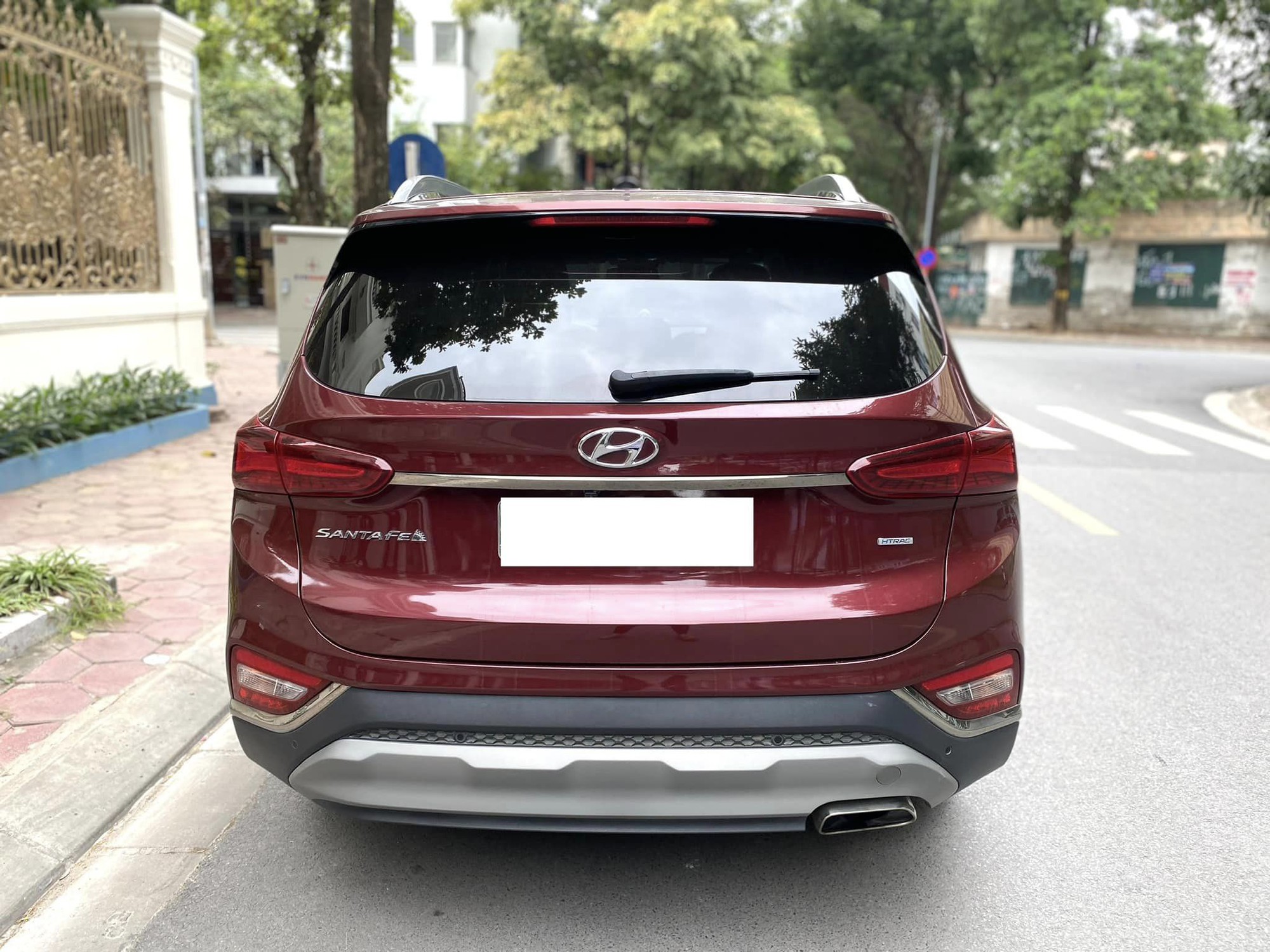 Từng tốn 1,4 tỷ ra biển cho xe gia đình trong mơ', nay mua lại Hyundai Santa Fe cần bao nhiêu tiền?- Ảnh 38. Từng tốn 1,4 tỷ ra biển cho xe gia đình trong mơ', nay mua lại Hyundai Santa Fe cần bao nhiêu tiền?- Ảnh 38.