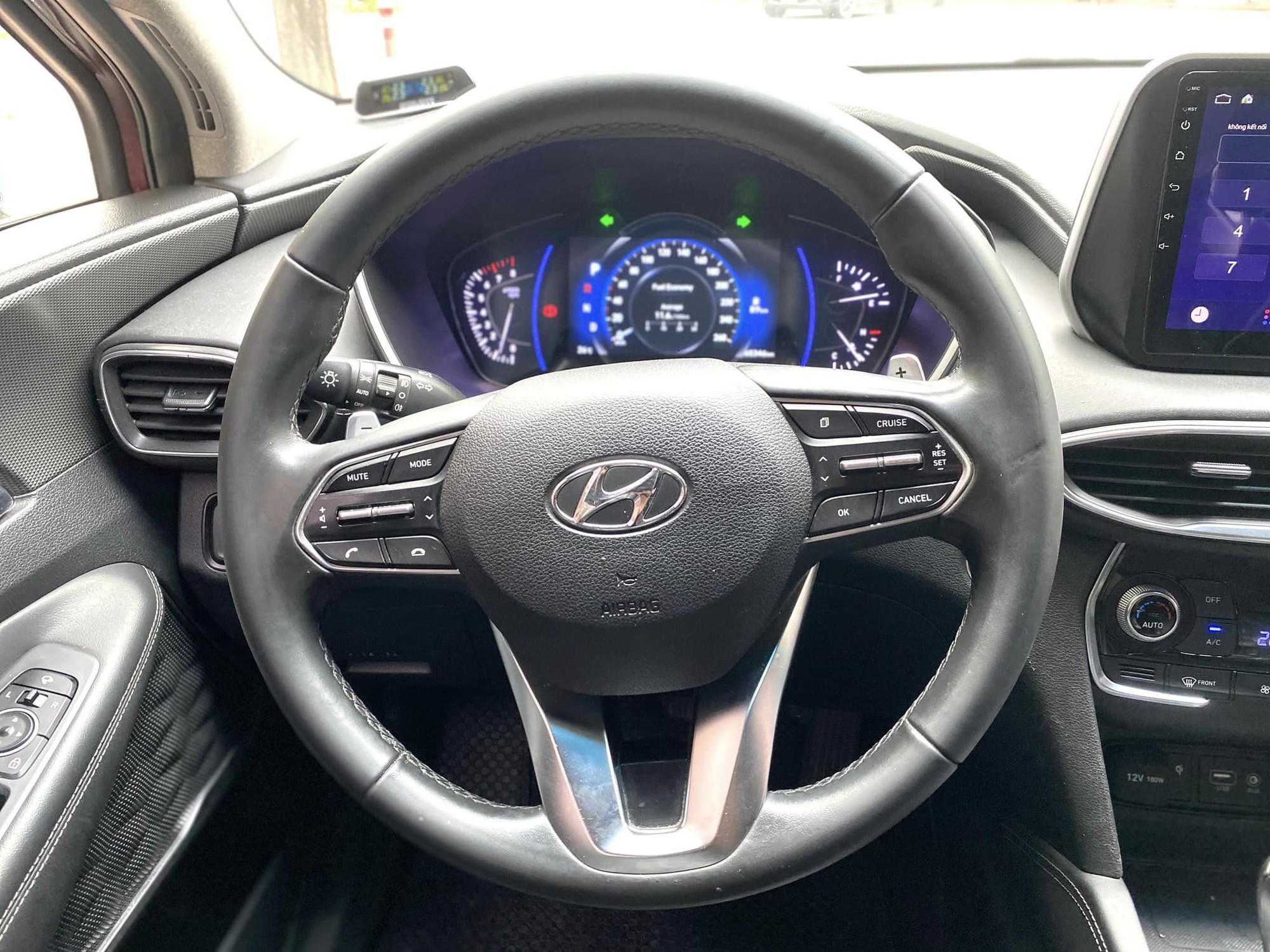 Từng tốn 1,4 tỷ ra biển cho xe gia đình trong mơ', nay mua lại Hyundai Santa Fe cần bao nhiêu tiền?- Ảnh 43.