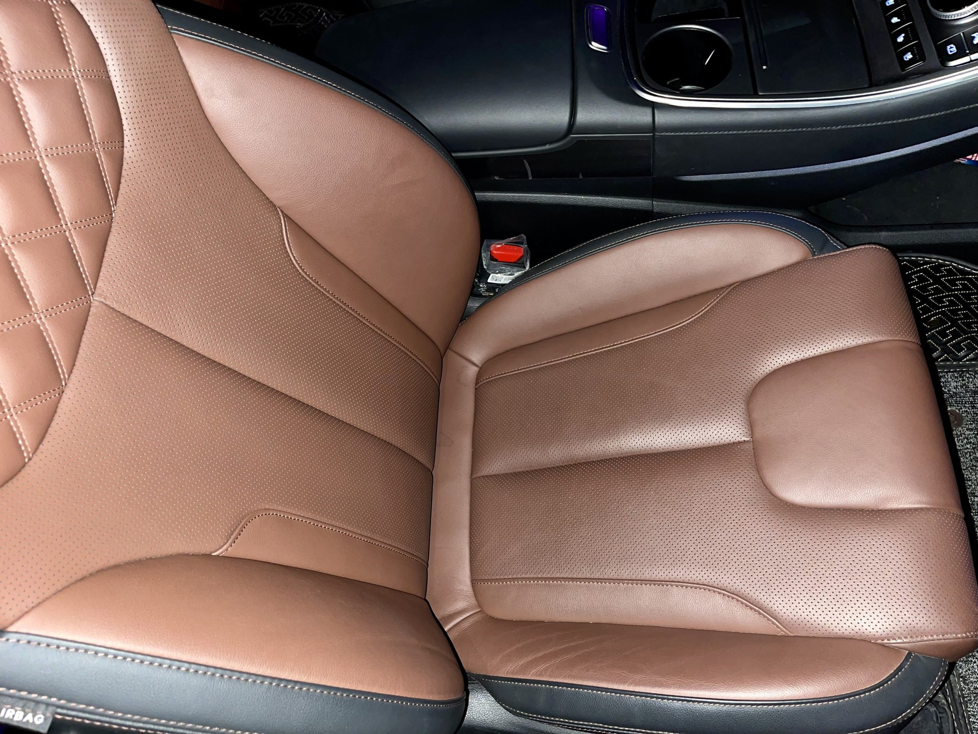 Từng tốn 1,4 tỷ ra biển cho xe gia đình trong mơ', nay mua lại Hyundai Santa Fe cần bao nhiêu tiền?- Ảnh 89. Từng tốn 1,4 tỷ ra biển cho xe gia đình trong mơ', nay mua lại Hyundai Santa Fe cần bao nhiêu tiền?- Ảnh 89.