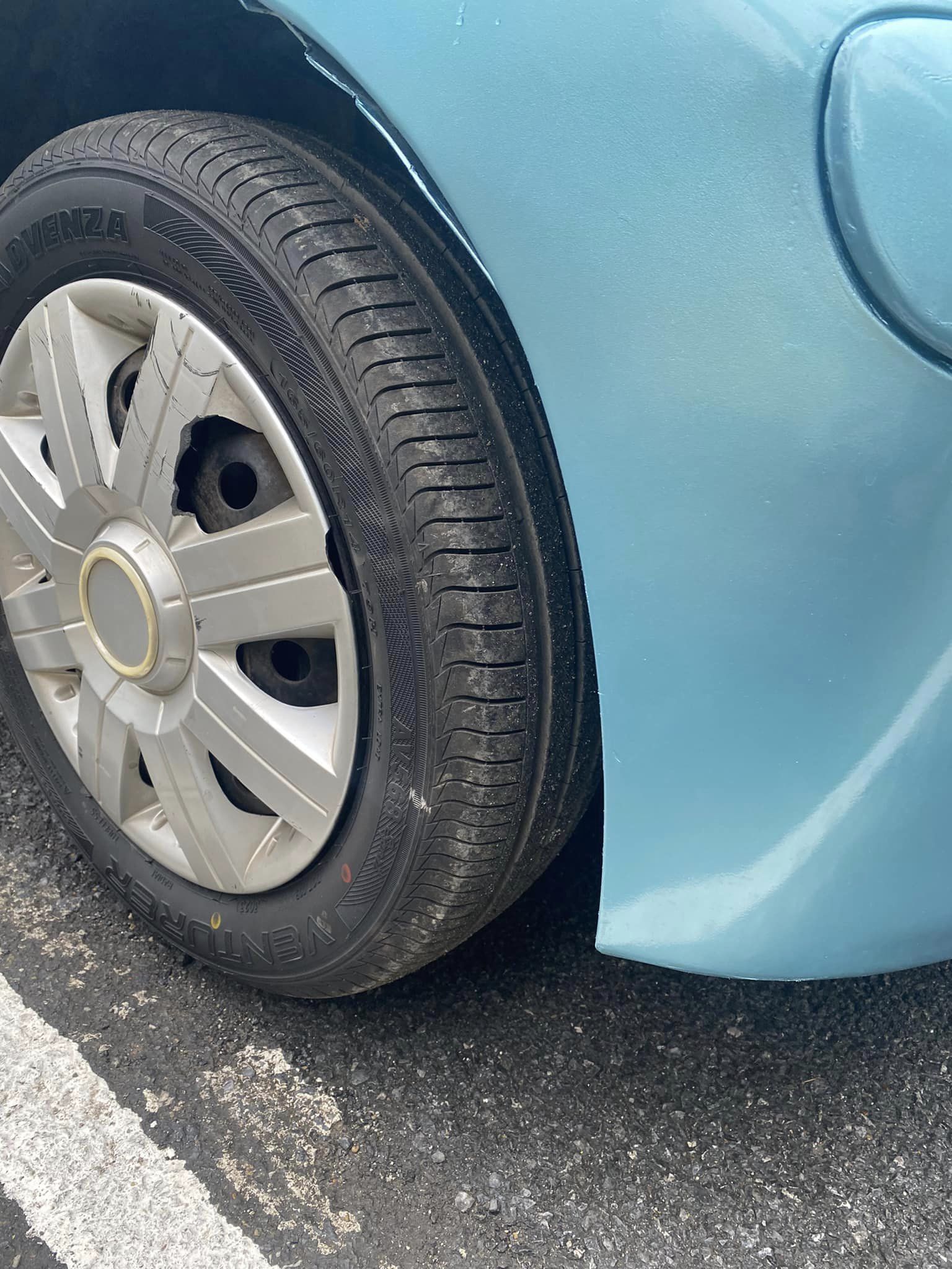 100 triệu đồng có mua ô tô được không? Bất ngờ có chiếc chỉ 35 triệu!- Ảnh 29. 100 triệu đồng có mua ô tô được không? Bất ngờ có chiếc chỉ 35 triệu!- Ảnh 29.