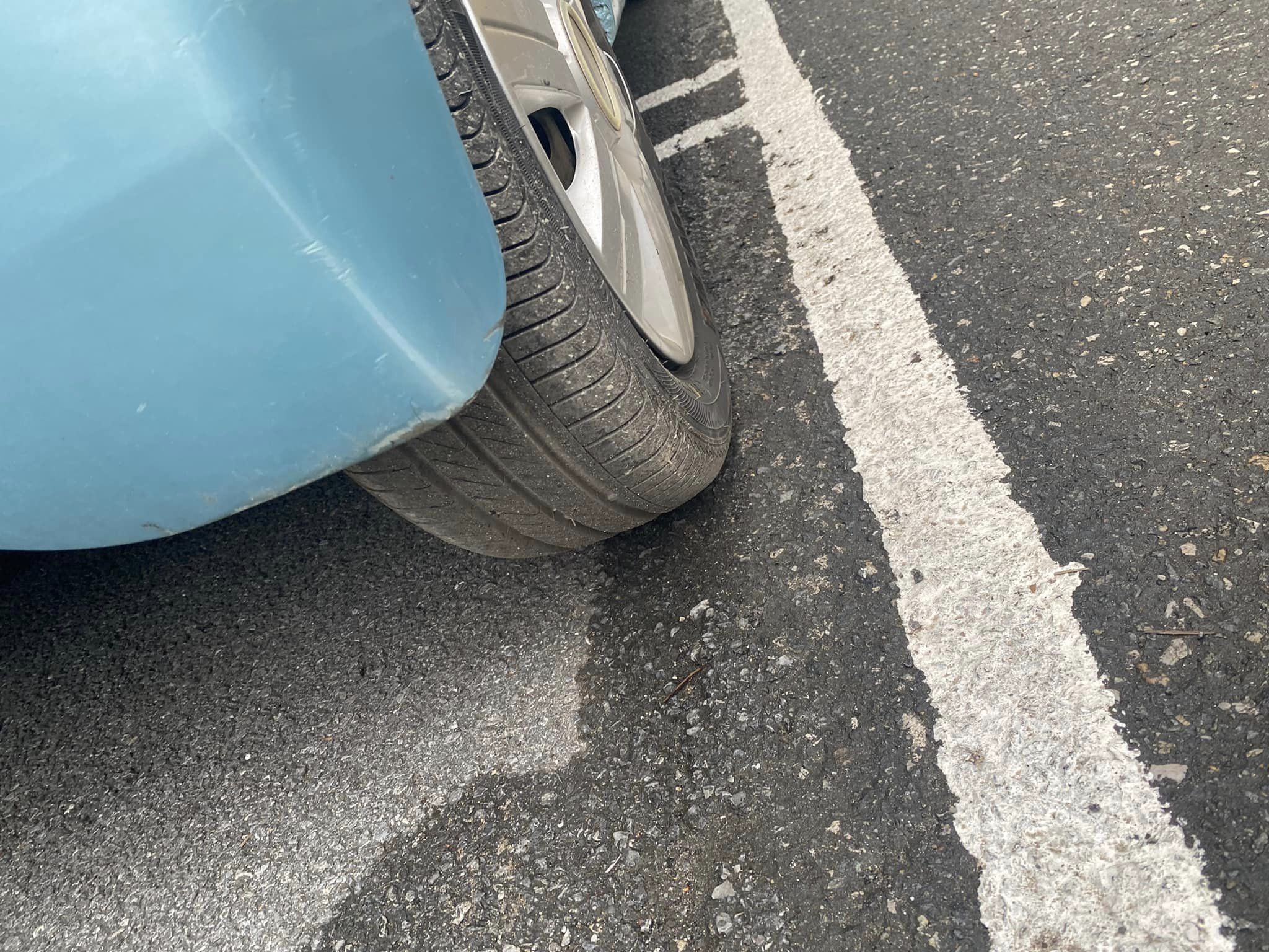 100 triệu đồng có mua ô tô được không? Bất ngờ có chiếc chỉ 35 triệu!- Ảnh 30. 100 triệu đồng có mua ô tô được không? Bất ngờ có chiếc chỉ 35 triệu!- Ảnh 30.