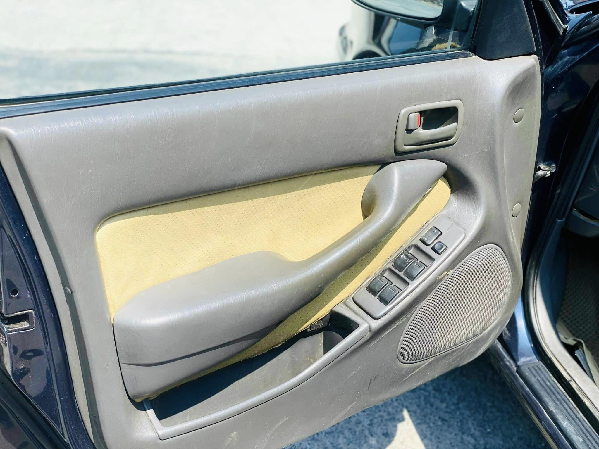 100 triệu đồng có mua ô tô được không? Bất ngờ có chiếc chỉ 35 triệu!- Ảnh 9. 100 triệu đồng có mua ô tô được không? Bất ngờ có chiếc chỉ 35 triệu!- Ảnh 9.