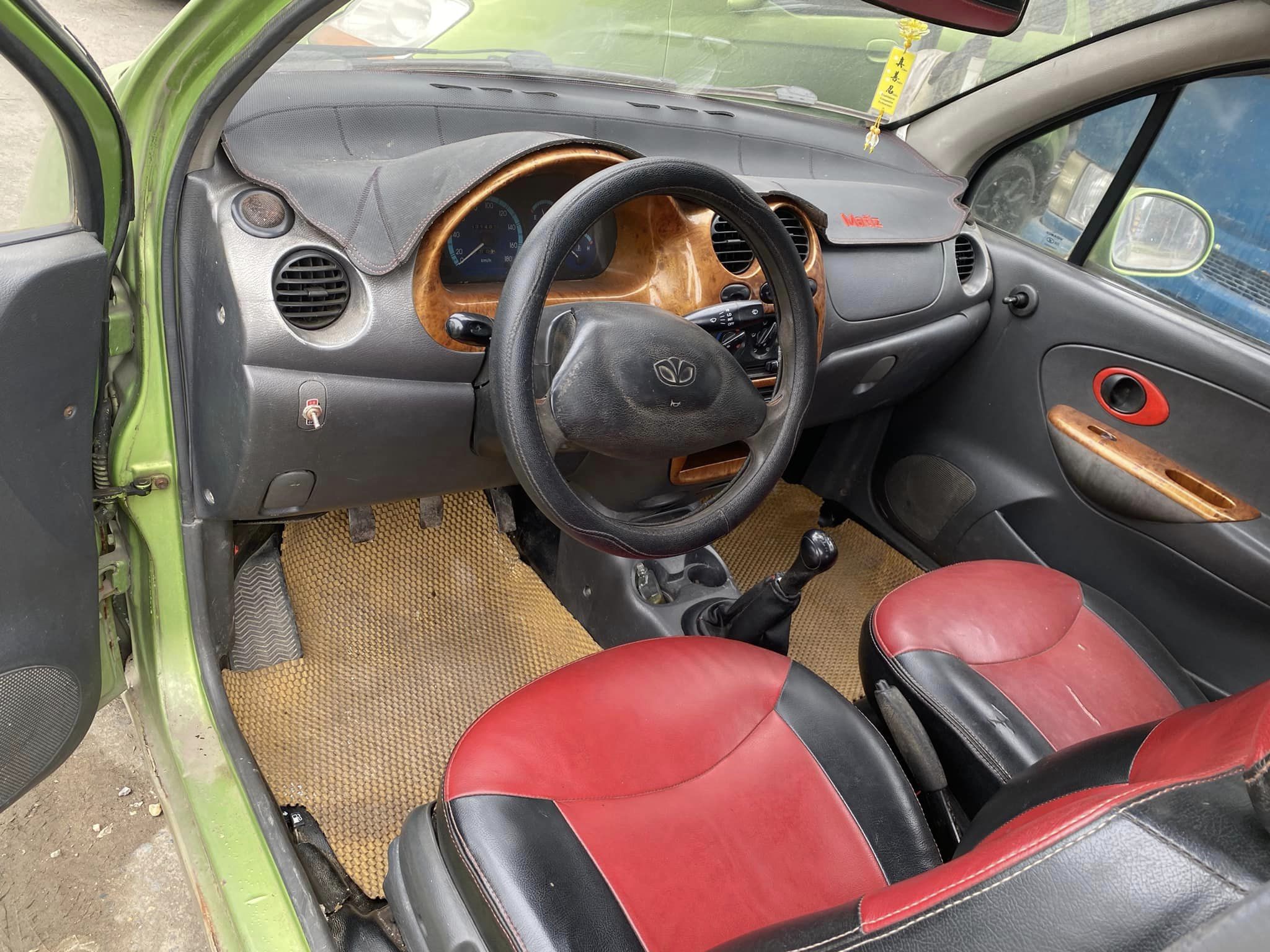 100 triệu đồng có mua ô tô được không? Bất ngờ có chiếc chỉ 35 triệu!- Ảnh 21. 100 triệu đồng có mua ô tô được không? Bất ngờ có chiếc chỉ 35 triệu!- Ảnh 21.