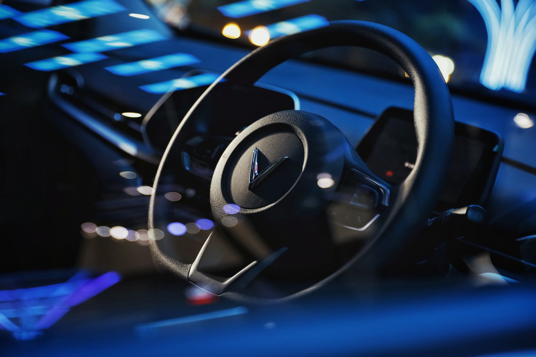 Chân dung VF 5 - mẫu xe VinFast Tổng thống Indonesia đặt bút ký lên nắp capo: Đây là thứ 'uy lực' nhất!- Ảnh 4. Chân dung VF 5 - mẫu xe VinFast Tổng thống Indonesia đặt bút ký lên nắp capo: Đây là thứ 'uy lực' nhất!- Ảnh 4.