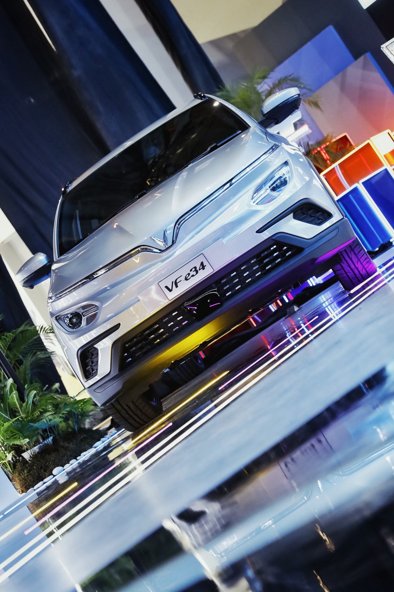 Chân dung VF 5 - mẫu xe VinFast Tổng thống Indonesia đặt bút ký lên nắp capo: Đây là thứ 'uy lực' nhất!- Ảnh 10. Chân dung VF 5 - mẫu xe VinFast Tổng thống Indonesia đặt bút ký lên nắp capo: Đây là thứ 'uy lực' nhất!- Ảnh 10.