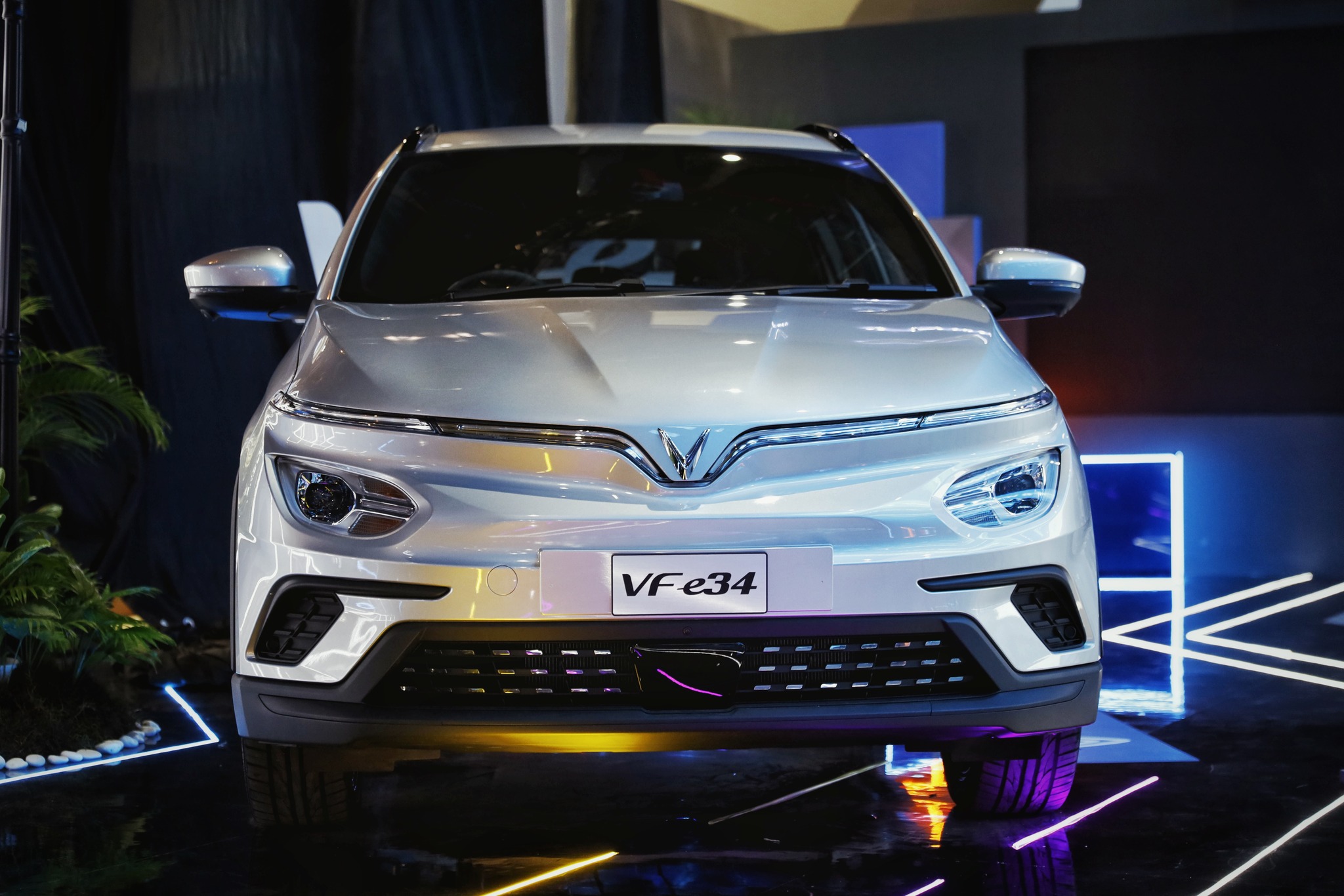 Chân dung VF 5 - mẫu xe VinFast Tổng thống Indonesia đặt bút ký lên nắp capo: Đây là thứ 'uy lực' nhất!- Ảnh 9. Chân dung VF 5 - mẫu xe VinFast Tổng thống Indonesia đặt bút ký lên nắp capo: Đây là thứ 'uy lực' nhất!- Ảnh 9.