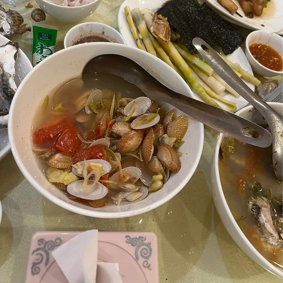 Mùng 6 Tết ra Hạ Long ăn hải sản hết hơn 11 triệu, đoàn khách tố 