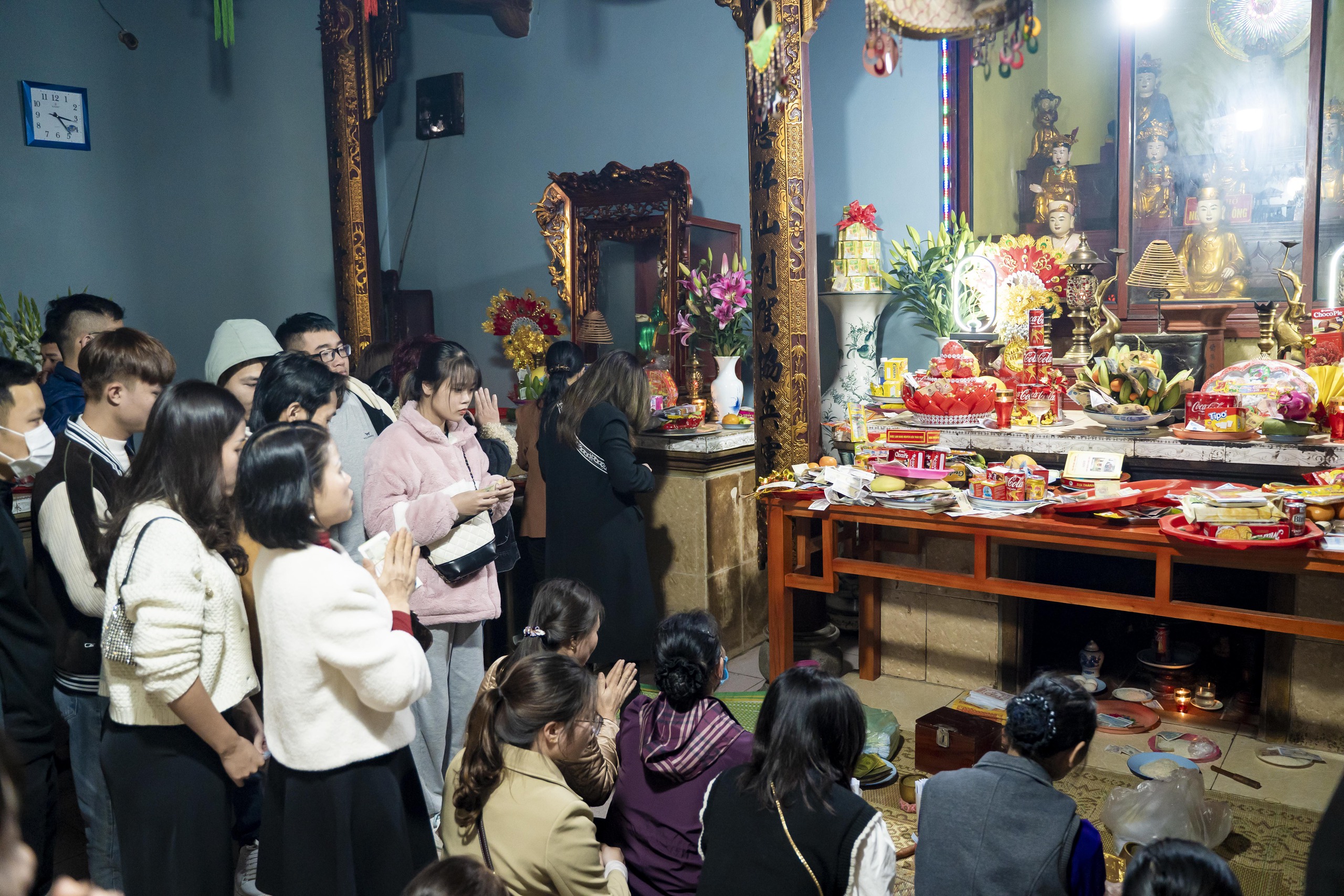 Hàng nghìn người đến một ngôi đền dịp đầu năm, múc nước giếng để uống và rửa tay: Sự thật đằng sau là gì?- Ảnh 11.