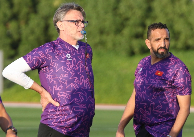VFF chọn người thay HLV Troussier dẫn U23 Việt Nam vào tháng 3, trông chờ kỳ tích Thường Châu tái hiện- Ảnh 1. VFF chọn người thay HLV Troussier dẫn U23 Việt Nam vào tháng 3, trông chờ kỳ tích Thường Châu tái hiện- Ảnh 1.