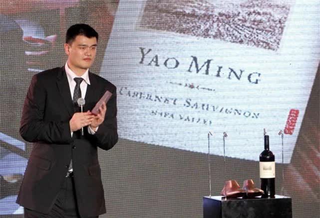 Huyền thoại Yao Ming: Giàu có, quyền lực nhưng từng khiến vợ 