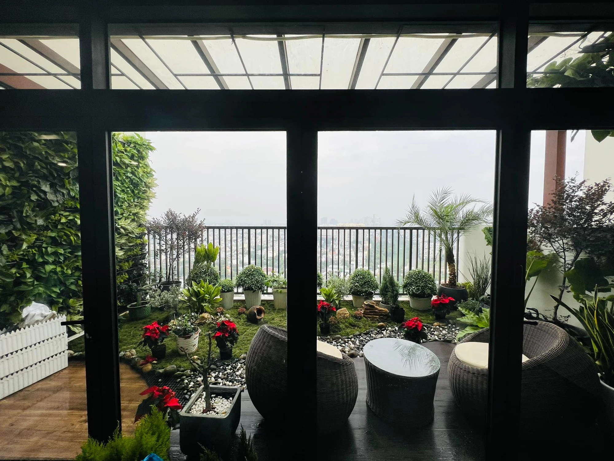 Hoa hậu Việt thầm lặng nuôi con một mình, ở penthouse triệu đô, tuổi 37 giờ thế nào?- Ảnh 7. Hoa hậu Việt thầm lặng nuôi con một mình, ở penthouse triệu đô, tuổi 37 giờ thế nào?- Ảnh 7.