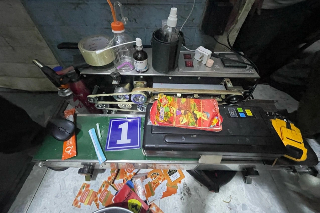 Bắt ông trùm Đức Khỉ, thu giữ nhiều tang vật sản xuất ma túy Bắt ông trùm Đức Khỉ, thu giữ nhiều tang vật sản xuất ma túy