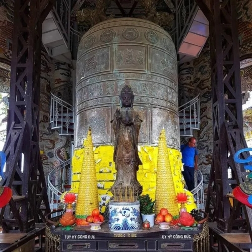 Sử dụng hàng triệu mảnh sành sứ, ngôi chùa cách trung tâm Đà Lạt 8km giữ tới 11 kỷ lục Việt Nam- Ảnh 11. Sử dụng hàng triệu mảnh sành sứ, ngôi chùa cách trung tâm Đà Lạt 8km giữ tới 11 kỷ lục Việt Nam- Ảnh 11.