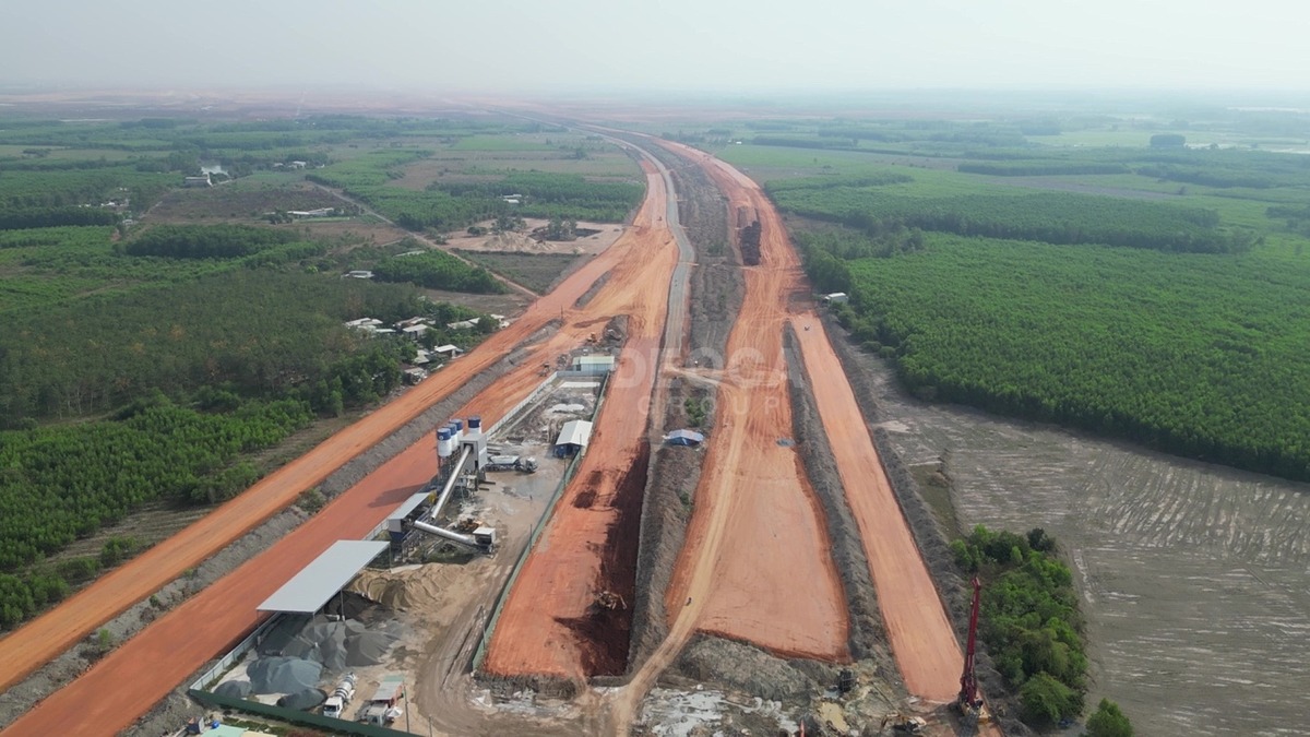 2 dự án đặc biệt nối cao tốc Bắc - Nam với sân bay 16 triệu USD, tương lai phục vụ 100 triệu khách/năm- Ảnh 4. 2 dự án đặc biệt nối cao tốc Bắc - Nam với sân bay 16 triệu USD, tương lai phục vụ 100 triệu khách/năm- Ảnh 4.